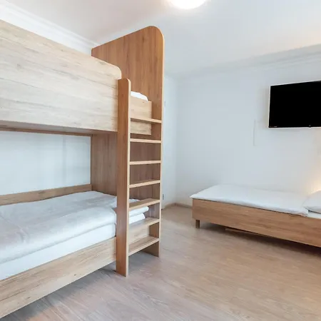 Familotel Kindl Отель Нойштифт-им-Штубайталь