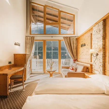 Отель Familotel Kindl Нойштифт-им-Штубайталь