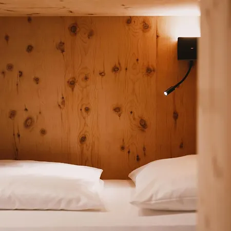 Familotel Kindl Готель Нойштіфт-ім-Штубайталь