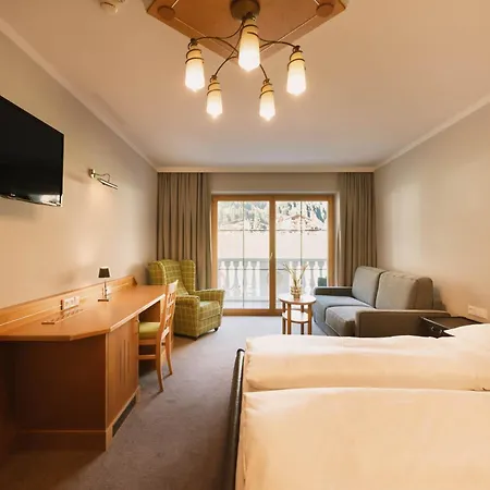 Familotel Kindl Нойштіфт-ім-Штубайталь