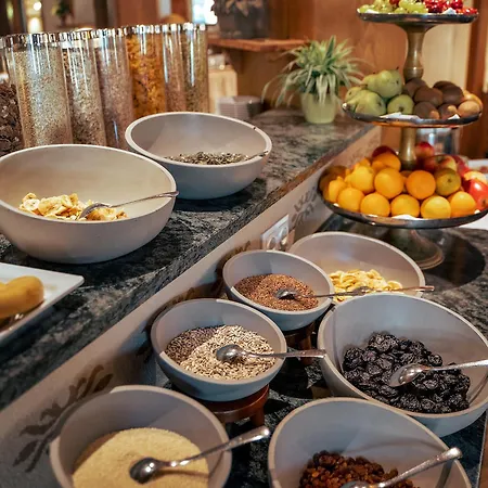 Готель Familotel Kindl Нойштіфт-ім-Штубайталь