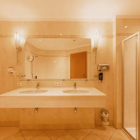 酒店 Familotel Kindl 施图拜河谷新施蒂夫特